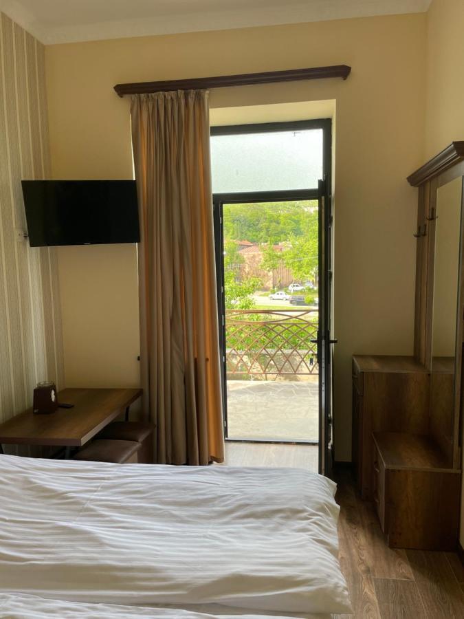 Yolyans Hotel Ґоріс Екстер'єр фото