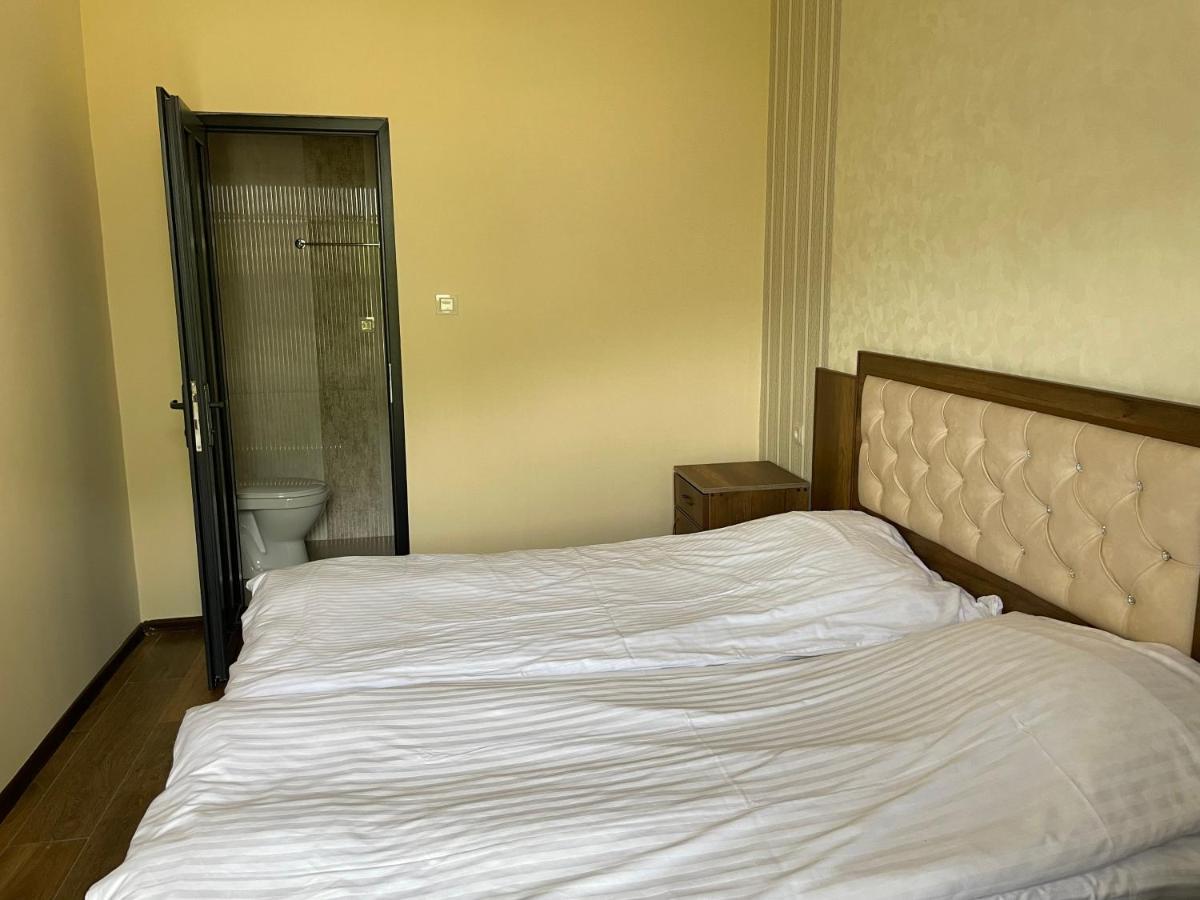 Yolyans Hotel Ґоріс Екстер'єр фото