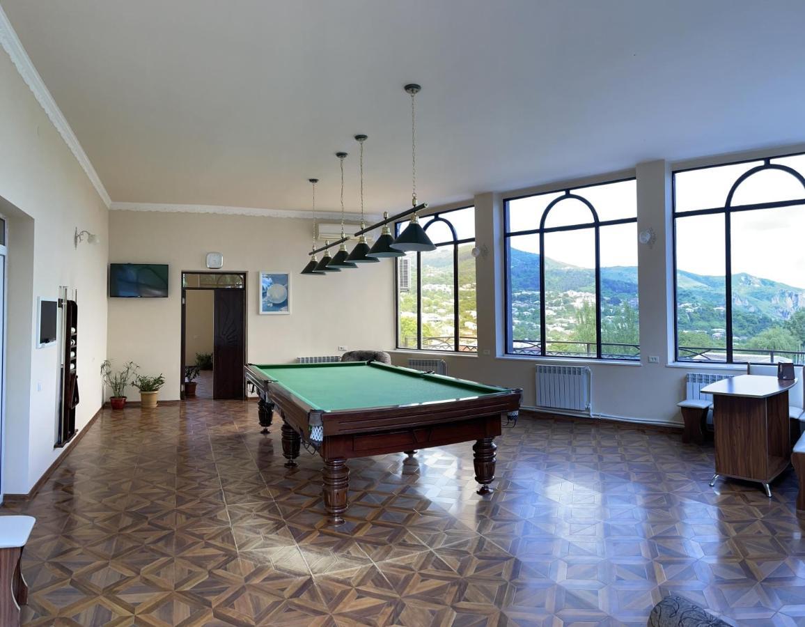 Yolyans Hotel Ґоріс Екстер'єр фото