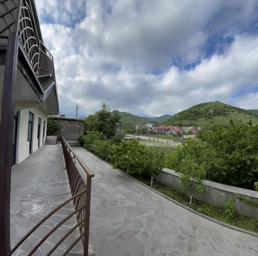 Yolyans Hotel Ґоріс Екстер'єр фото