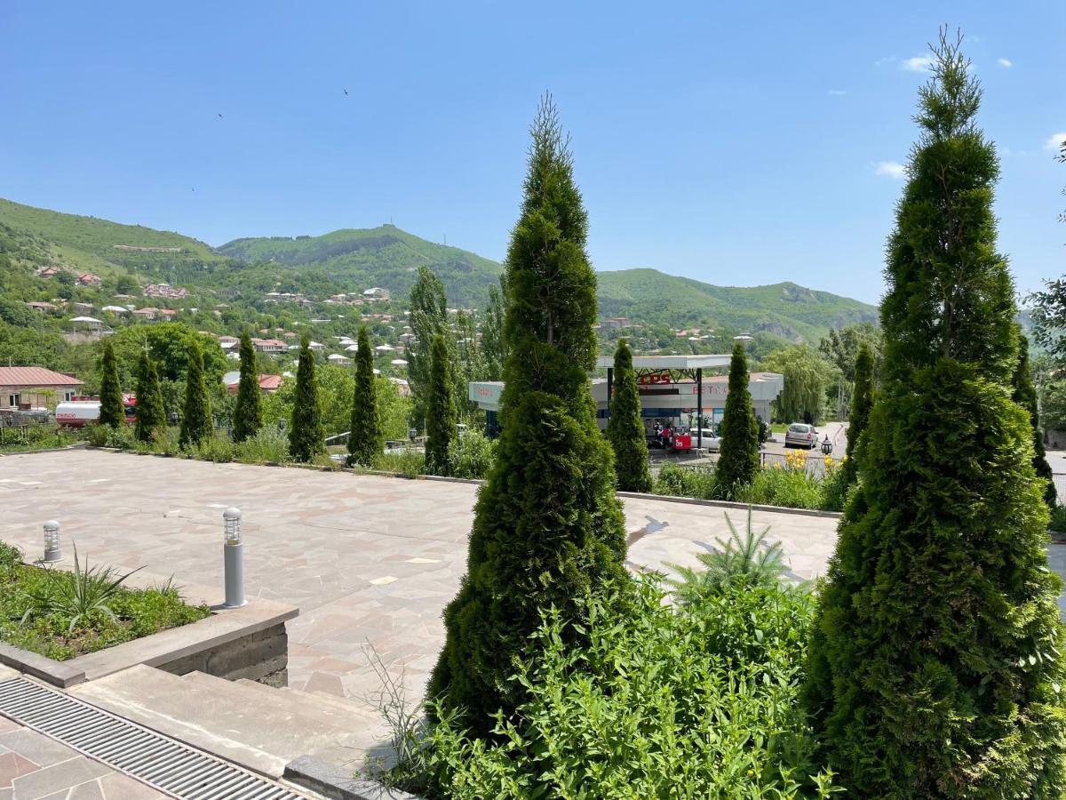 Yolyans Hotel Ґоріс Екстер'єр фото